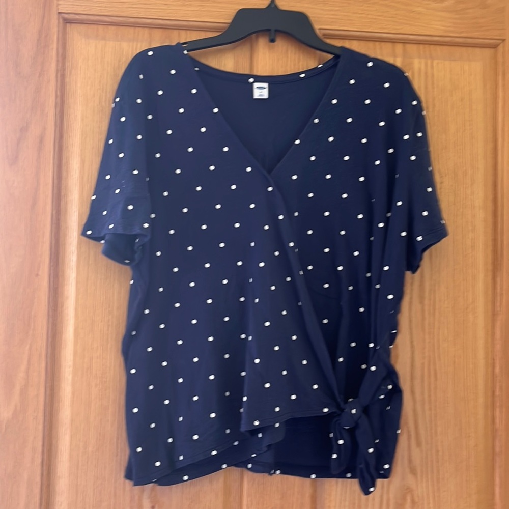 Like new wrap style top.